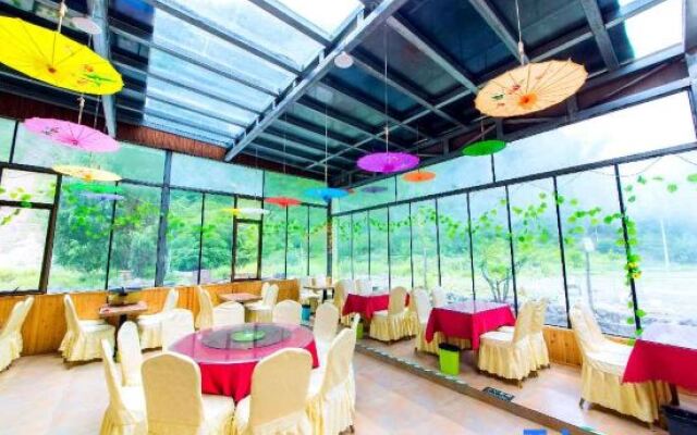 Bipeng Holiday Hotel