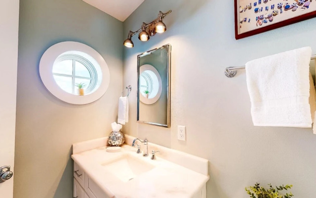 Paradise Beach by AMI Locals