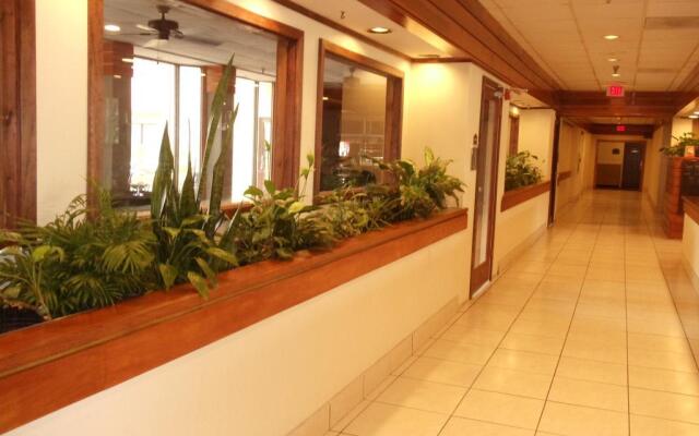 Quality Inn & Suites Pensacola Bayview