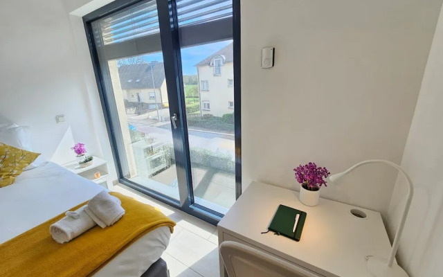 Stylish 3 BR with 2 terraces and parking