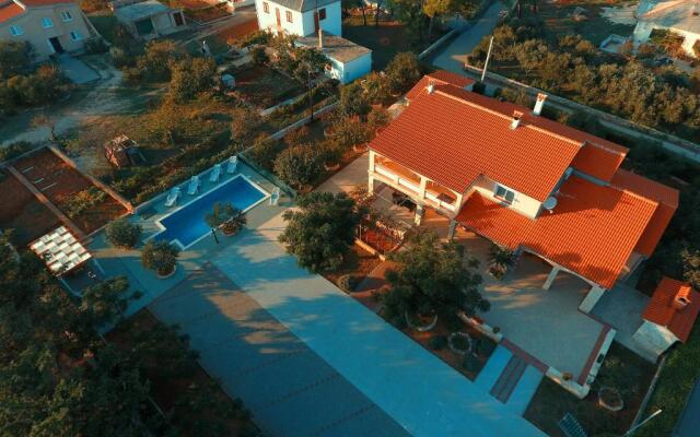 Apartments Nikaia
