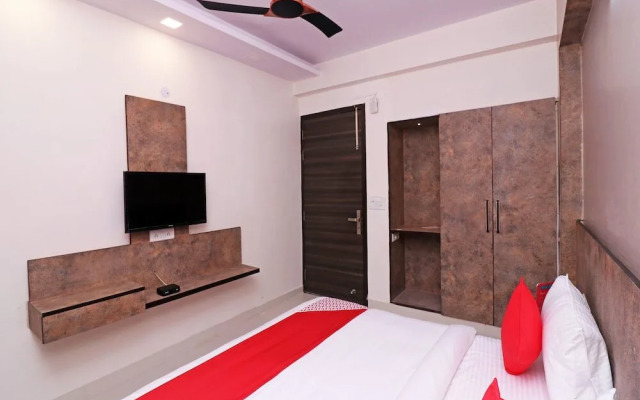 Collection O 74986 Hotel Sky Villas Near Palam Metro Station