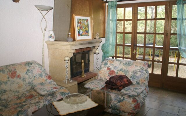 Charming Holiday Home in Draguignan with Swimming Pool