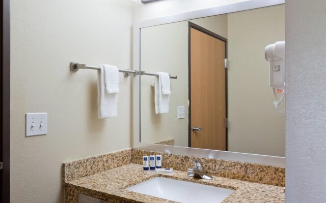 AmericInn by Wyndham Shakopee Near Canterbury Park