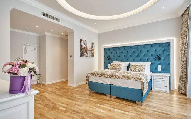 Golden Key Boutique Hotel