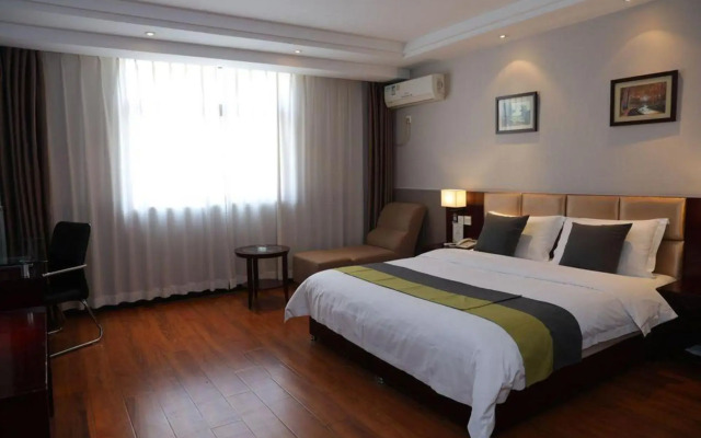 Huayuan Hotel (Xi'an North Railway Station Shaanke University)
