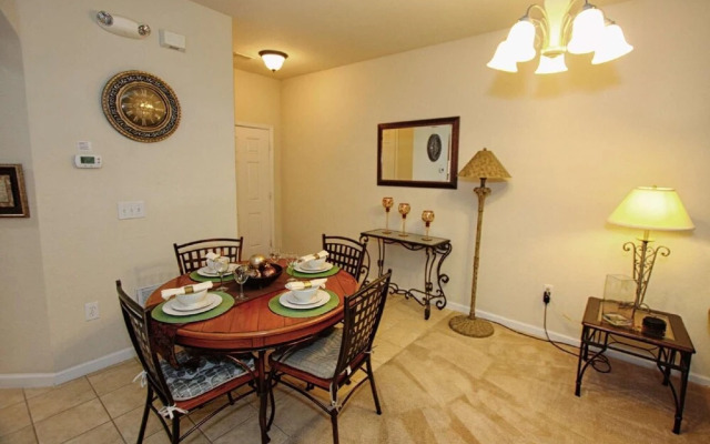 2633 Trafalgar Village