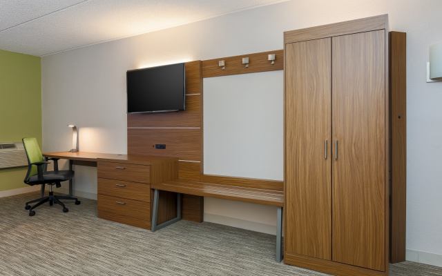 Holiday Inn Express Milwaukee-West Medical Center by IHG