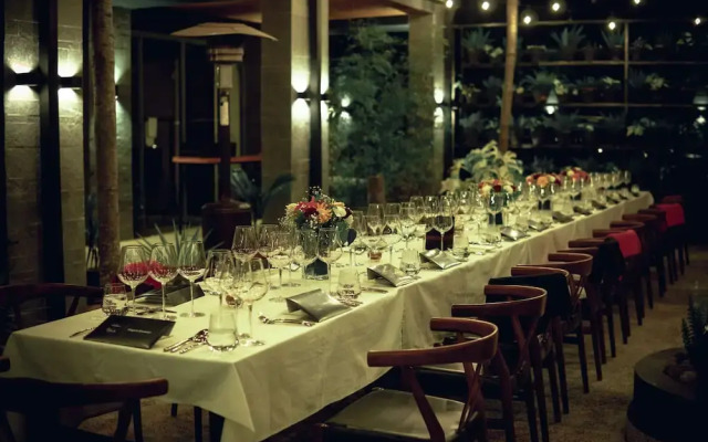 Nomad Hotel