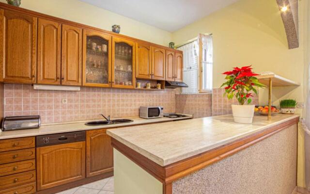 Private House With Pool, sea View and big Garden