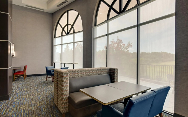 Holiday Inn Express Hotel and Suites Nashville-Opryland by IHG