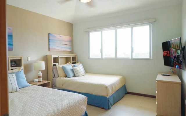 Sleeps 10 Views Beach 1 Block