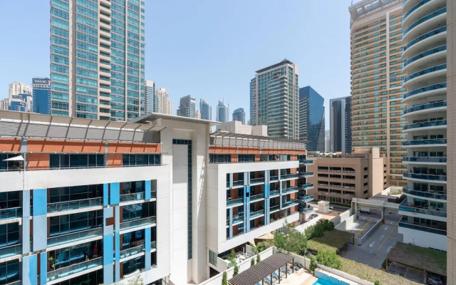 GLOBALSTAY. Marina Residences. Pool, Gym