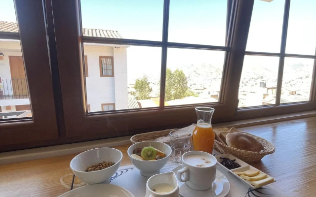 Atoq San Blas Hotel