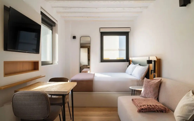 Limehome Pamplona Hilarión Eslava