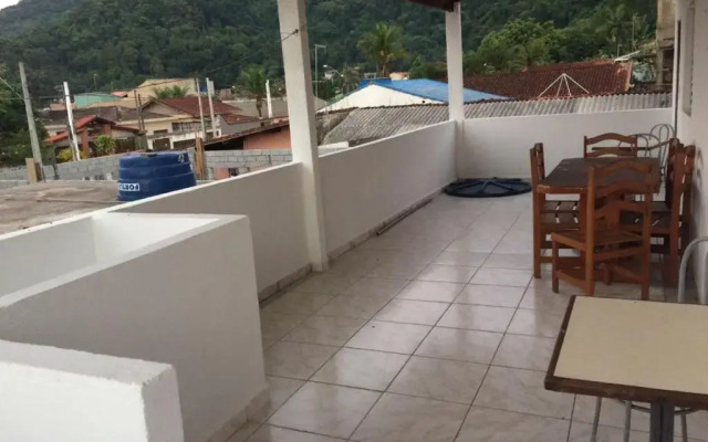 Ótima casa com piscina em Praia Grande