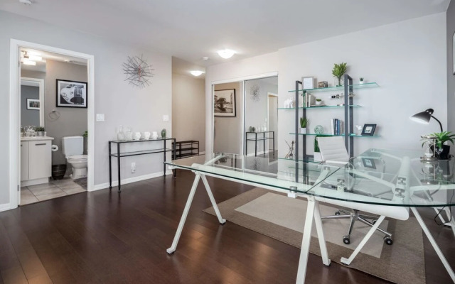 QuickStay Two-Bedroom Condo