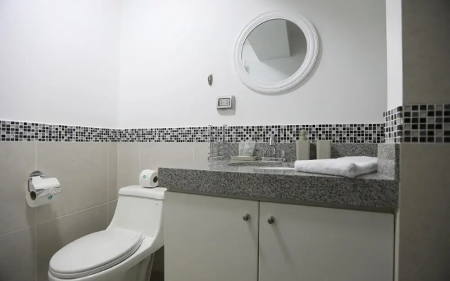 Oceanview 10th Floor Fam Apt W/ Great Common Areas