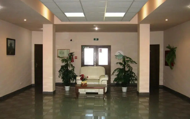 SOFI DE LYuKS, gostinichno-restorannyy kompleks