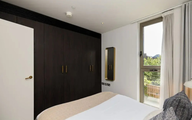 The Green Balcony Flat in West Hampstead