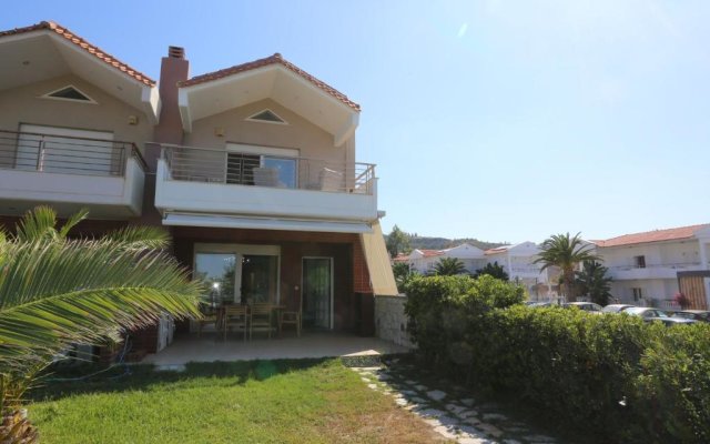 Villa The View - Beachfront, 5 Bedrooms, BBQ, View