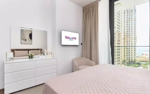 New apt in Dubai Marina with balcony