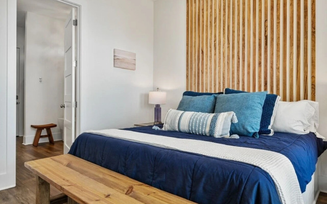 Tidewater 4 Bedroom Home by RedAwning