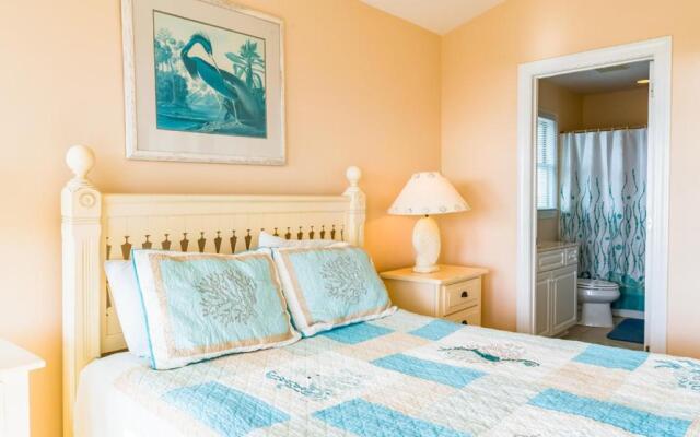Emerald Breeze by Oak Island Accommodations