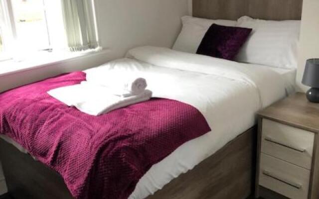 Luxury Lavish Studio Apartments LE1