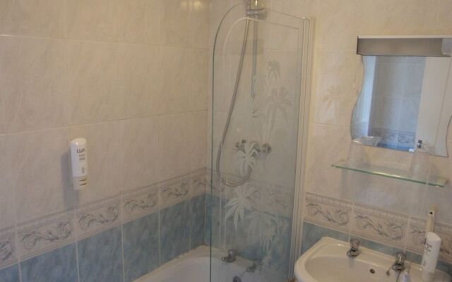 The Shaw Country Hotel