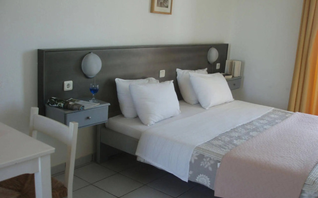 Jonathan Studio Apartments