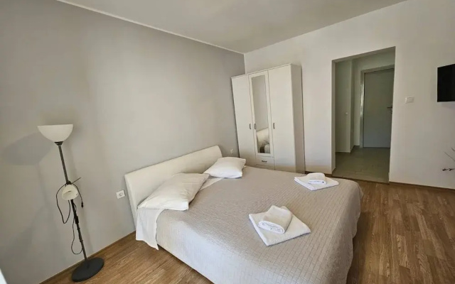 Cozy Studio Apartment in Grebastica
