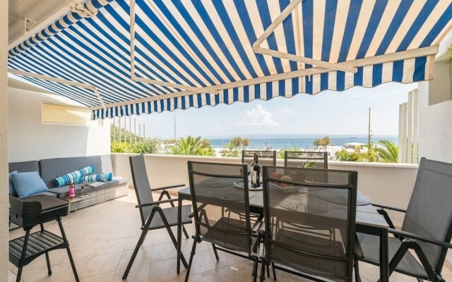 Beach & Palms Apartment