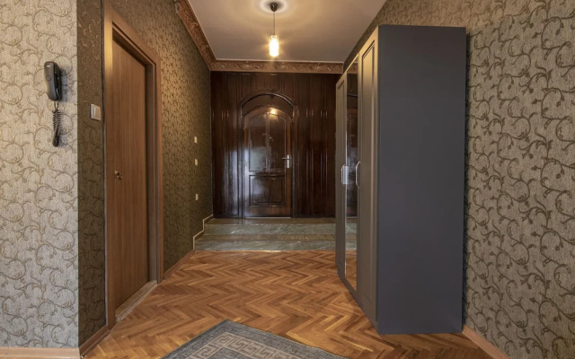 Ares Business Suit Hotel