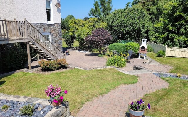 Llys Aeron Guest House