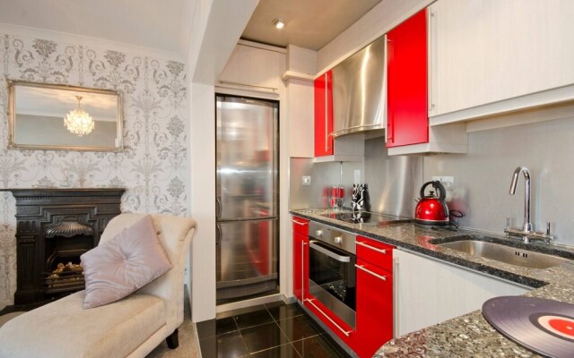 Seaview Regency Apartment With Private Parking