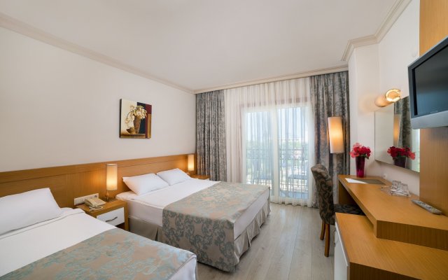 Отель L'Oceanica Beach Resort All Inclusive