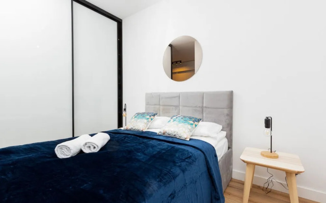 Atrium Promenada Apartment by Renters