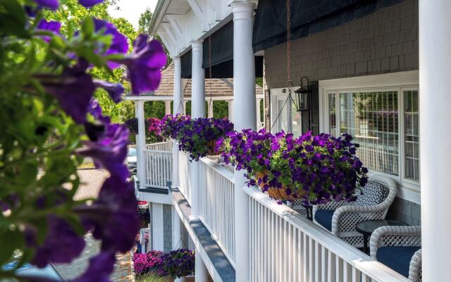 Chateau Inn and Suites