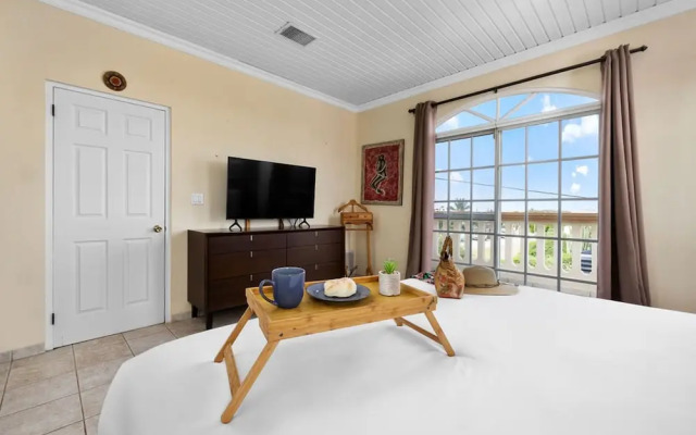Cozy Tranquil 3BR 2BA Home w Private Pool Patio