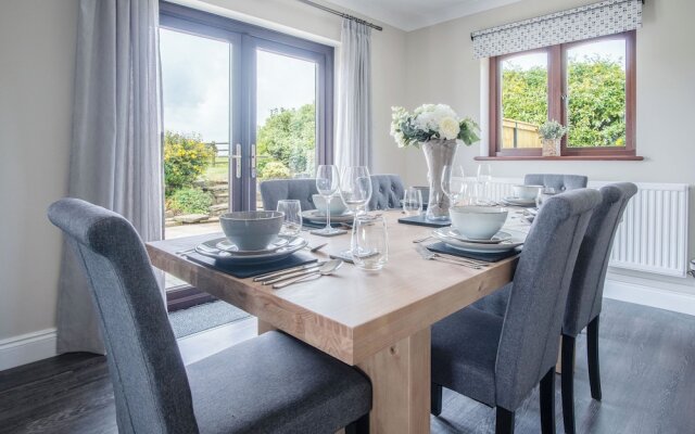 Springfield Lodge - 3 Bedroom Home - Princes Gate