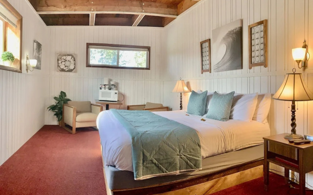 Breakers Boutique Inn