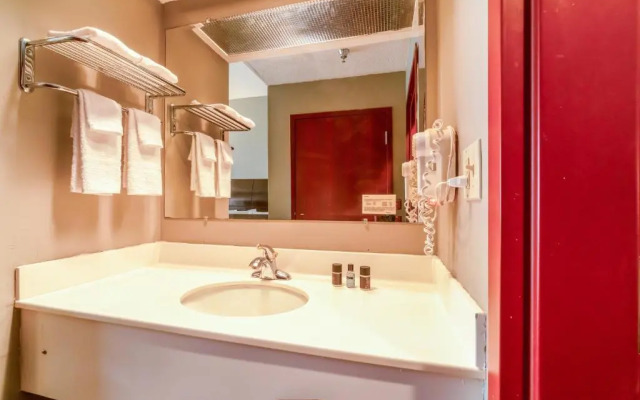 Ark Suites By OYO Jonesboro I-555