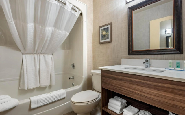 Quality Suites Whitby