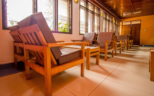 Meru Safari Hotel