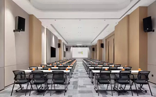 Home2 Suites by Hilton Xingyi Jushan Plaza