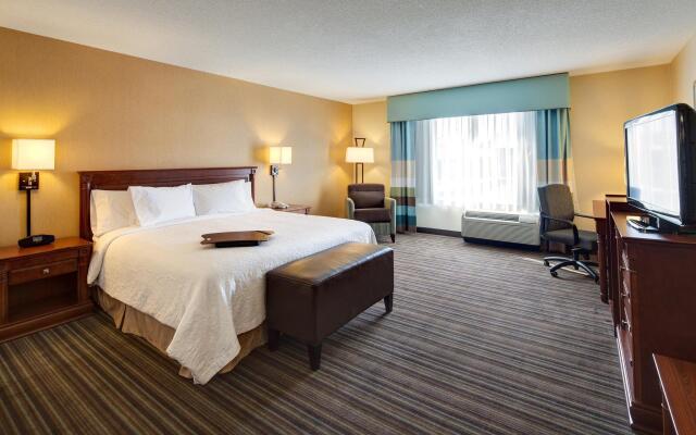 Hampton Inn & Suites by Hilton Toronto Airport