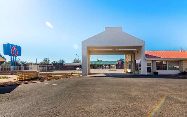 Motel 6 Childress, TX