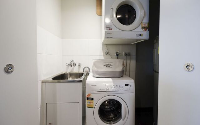 Russell St. Hotel Apartment
