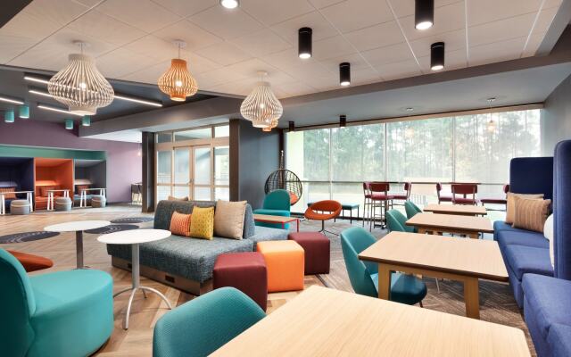 Tru by Hilton Harbison Columbia